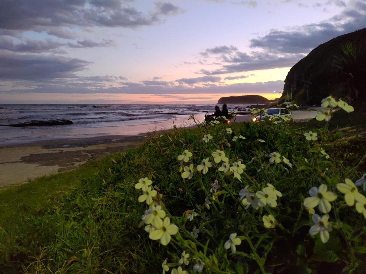 Casa De 2 Quartos Com 2 Ares-Condicionados Em Torres-Rs - Na Mais Bela Praia Gaucha - Cozinha - Banheiro - Tv Smart 32 E Wi-Fi - Estacionamento - Anfitria Superhost No Bnb Villa Buitenkant foto