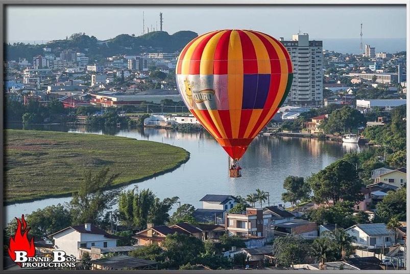 Casa De 2 Quartos Com 2 Ares-Condicionados Em Torres-Rs - Na Mais Bela Praia Gaucha - Cozinha - Banheiro - Tv Smart 32 E Wi-Fi - Estacionamento - Anfitria Superhost No Bnb Villa Buitenkant foto