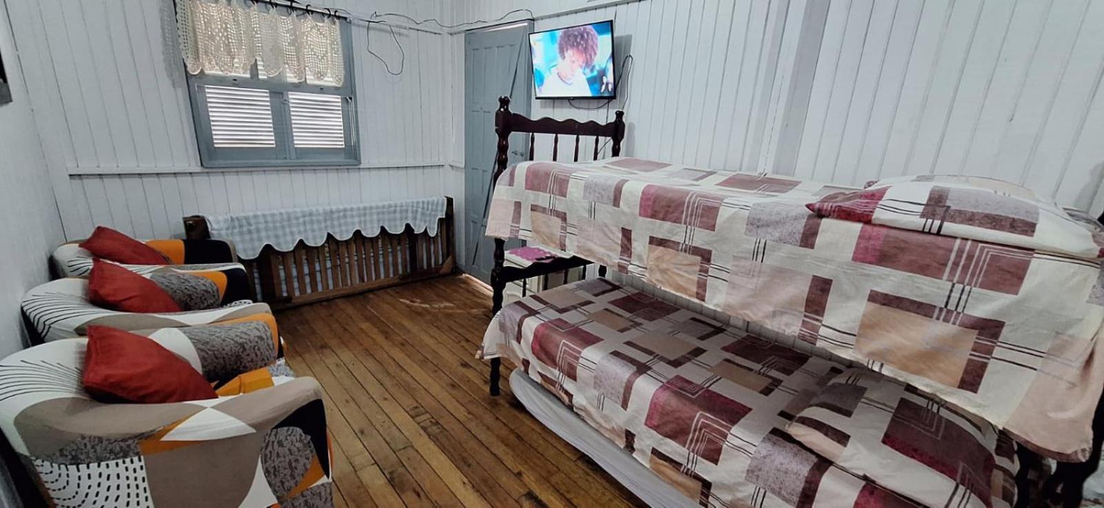 Casa De 2 Quartos Com 2 Ares-Condicionados Em Torres-Rs - Na Mais Bela Praia Gaucha - Cozinha - Banheiro - Tv Smart 32 E Wi-Fi - Estacionamento - Anfitria Superhost No Bnb Villa Buitenkant foto
