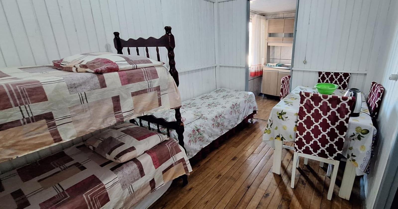 Casa De 2 Quartos Com 2 Ares-Condicionados Em Torres-Rs - Na Mais Bela Praia Gaucha - Cozinha - Banheiro - Tv Smart 32 E Wi-Fi - Estacionamento - Anfitria Superhost No Bnb Villa Buitenkant foto