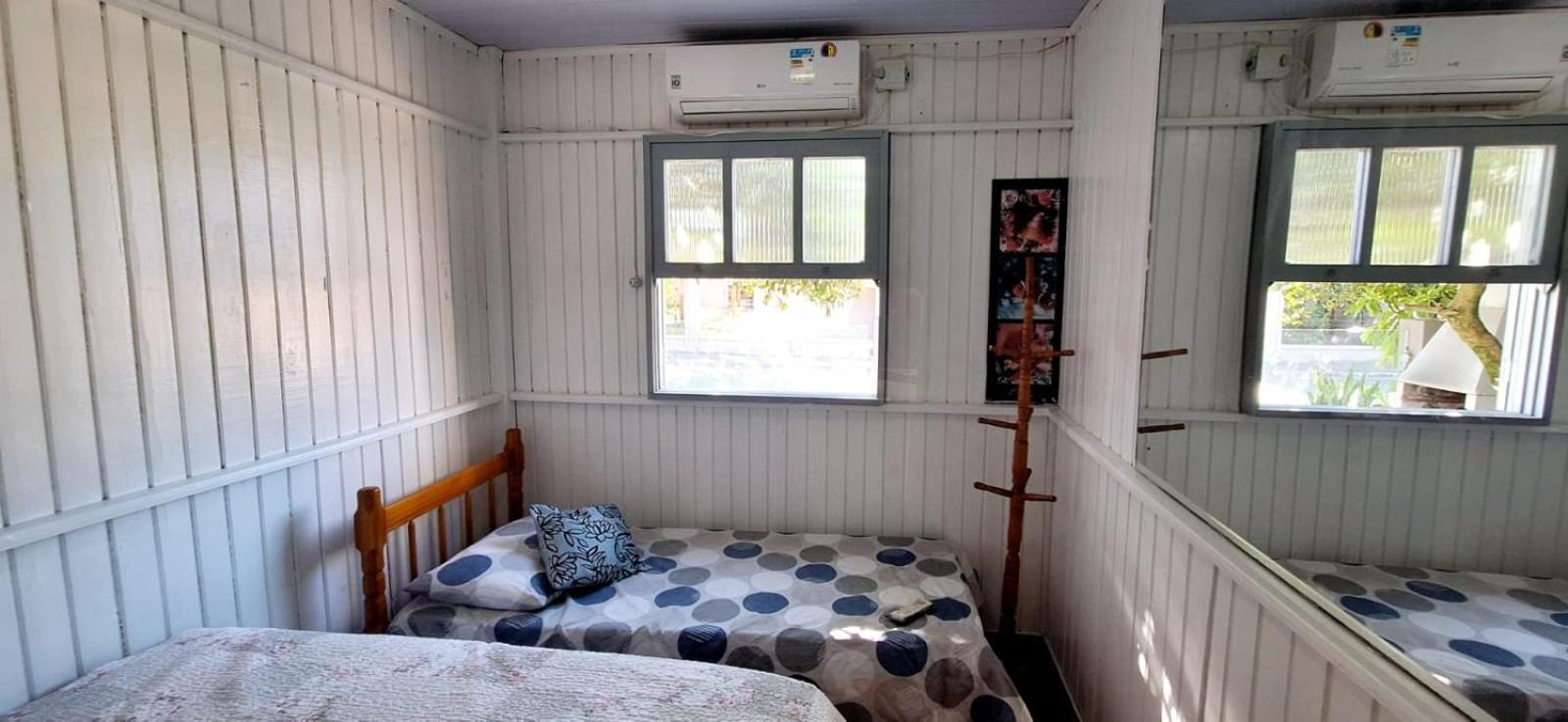 Casa De 2 Quartos Com 2 Ares-Condicionados Em Torres-Rs - Na Mais Bela Praia Gaucha - Cozinha - Banheiro - Tv Smart 32 E Wi-Fi - Estacionamento - Anfitria Superhost No Bnb Villa Buitenkant foto